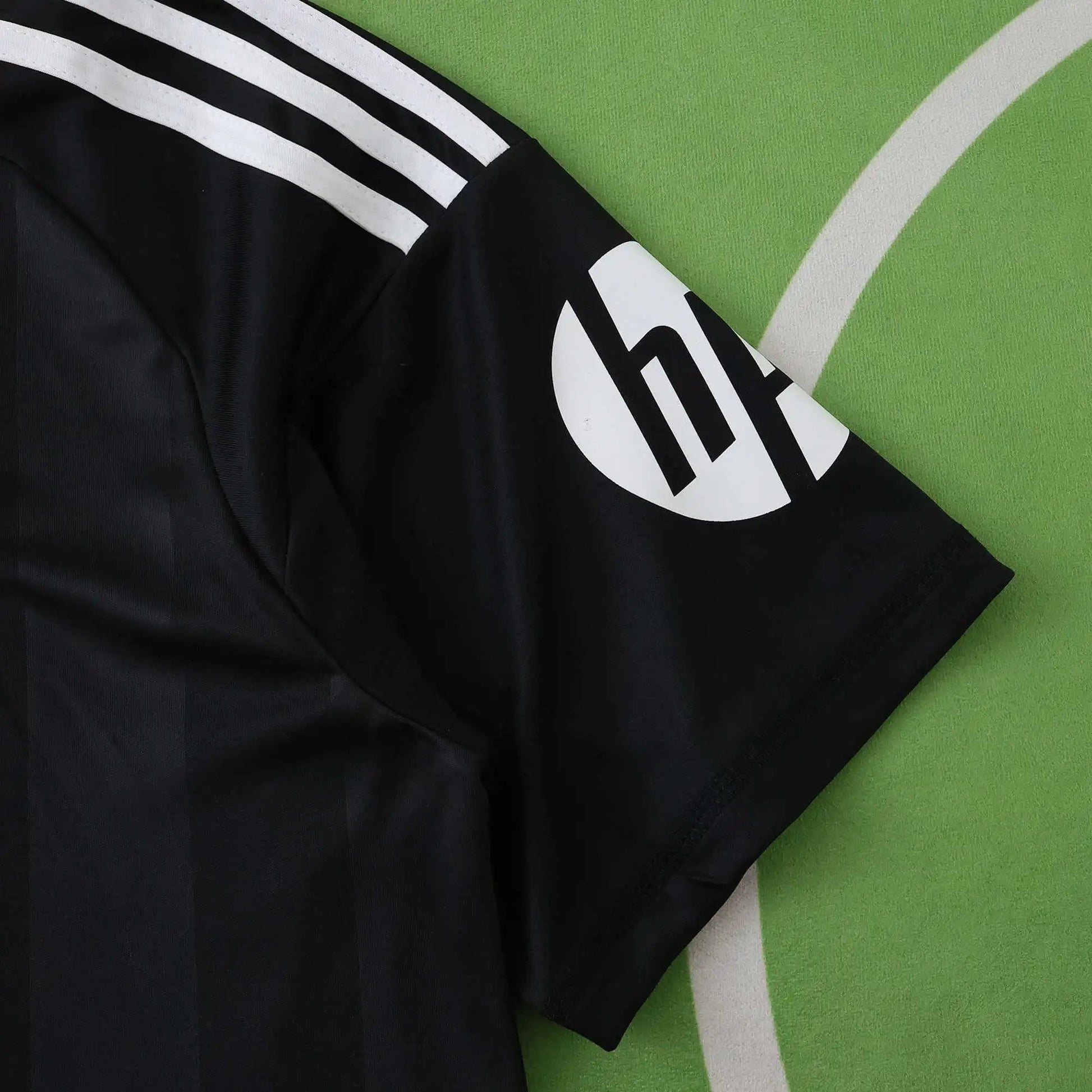 25-26 Real Madrid Gardien Noir (Fan Edition)