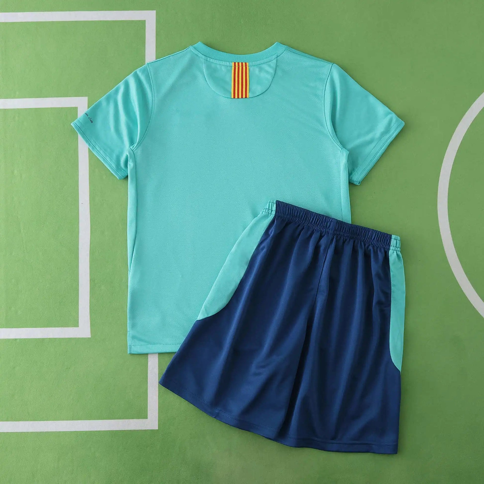 10-11- FC Barcelone Extérieur - Coffret enfant (Édition Fan)