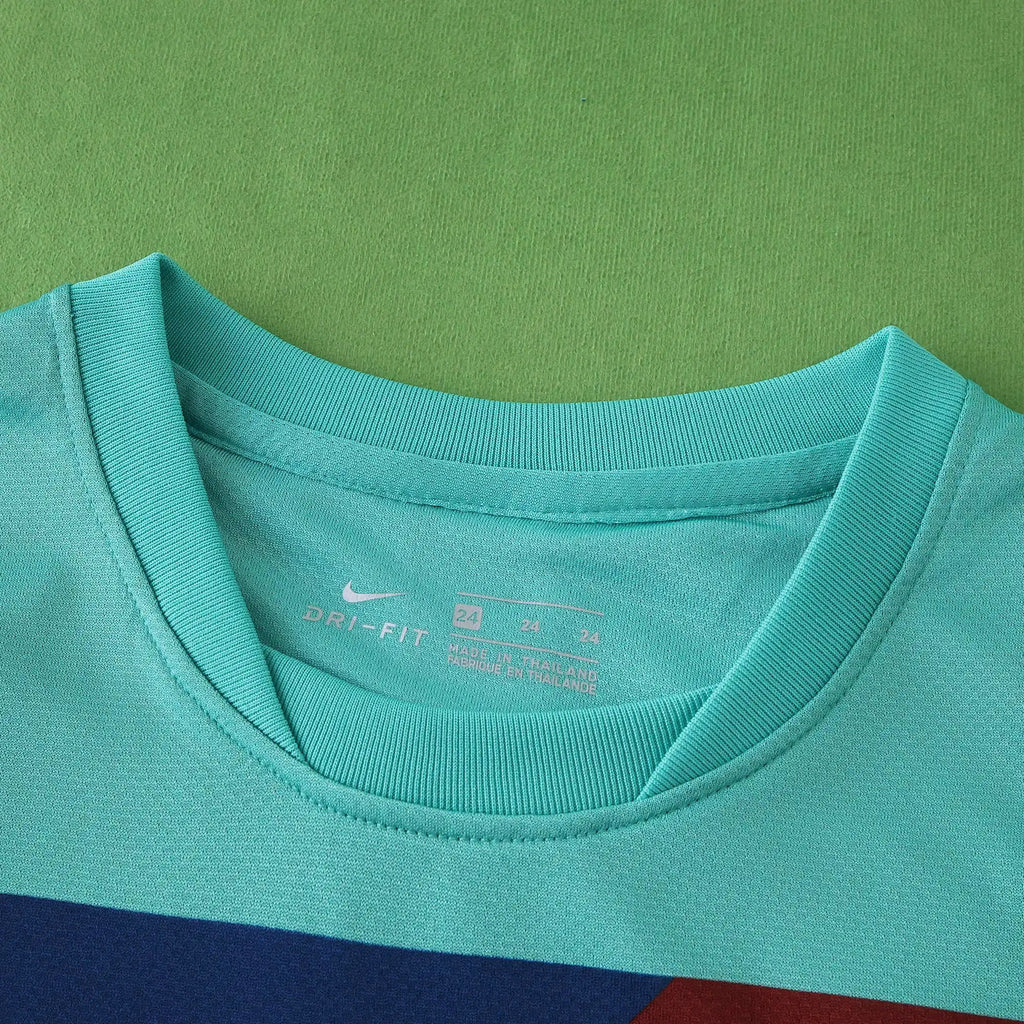 10-11- FC Barcelone Extérieur - Coffret enfant (Édition Fan)