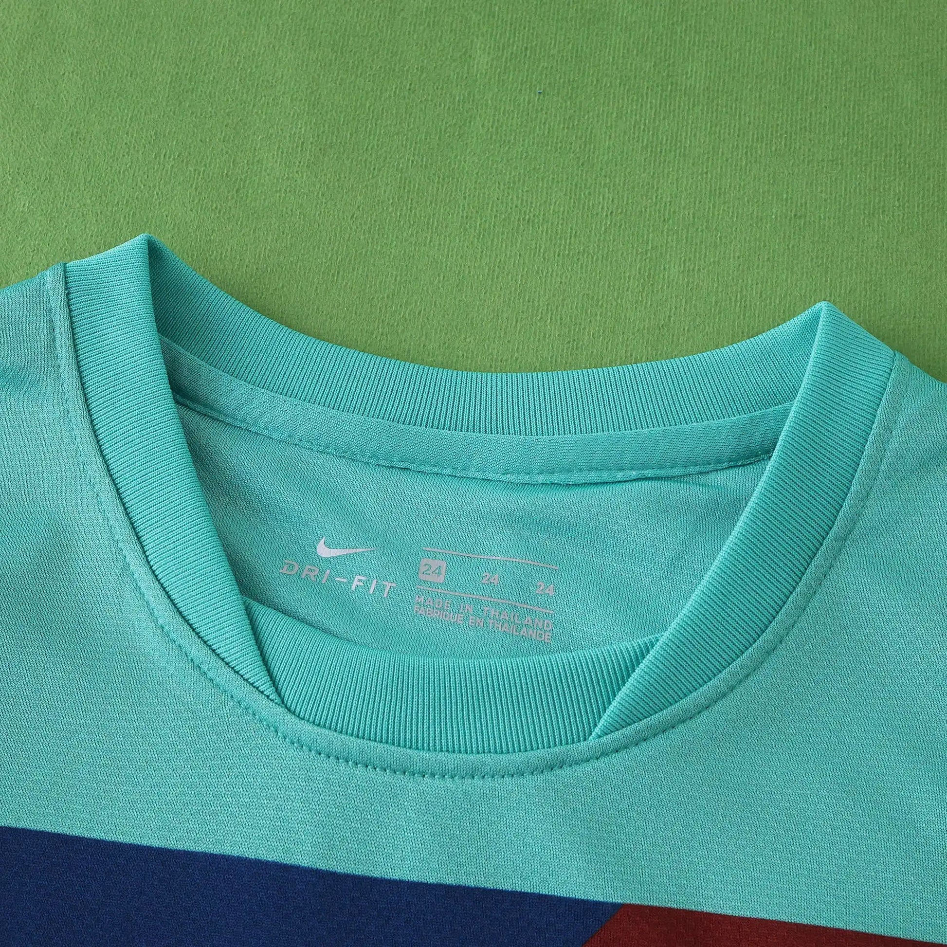 10-11- FC Barcelone Extérieur - Coffret enfant (Édition Fan)