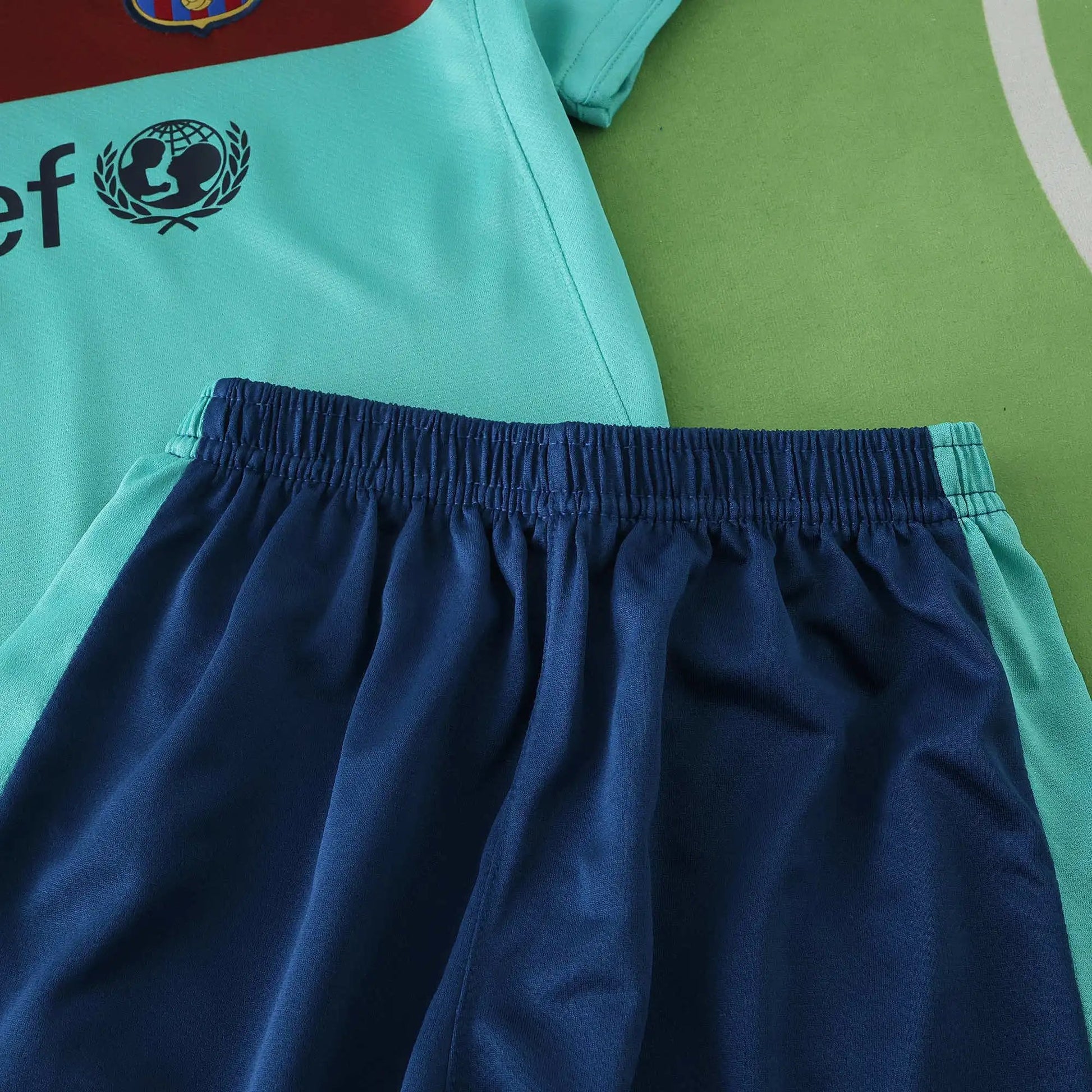 10-11- FC Barcelone Extérieur - Coffret enfant (Édition Fan)