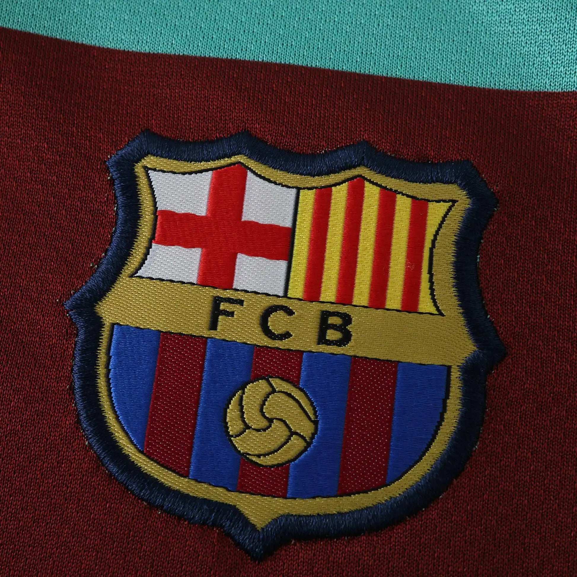 10-11- FC Barcelone Extérieur - Coffret enfant (Édition Fan)