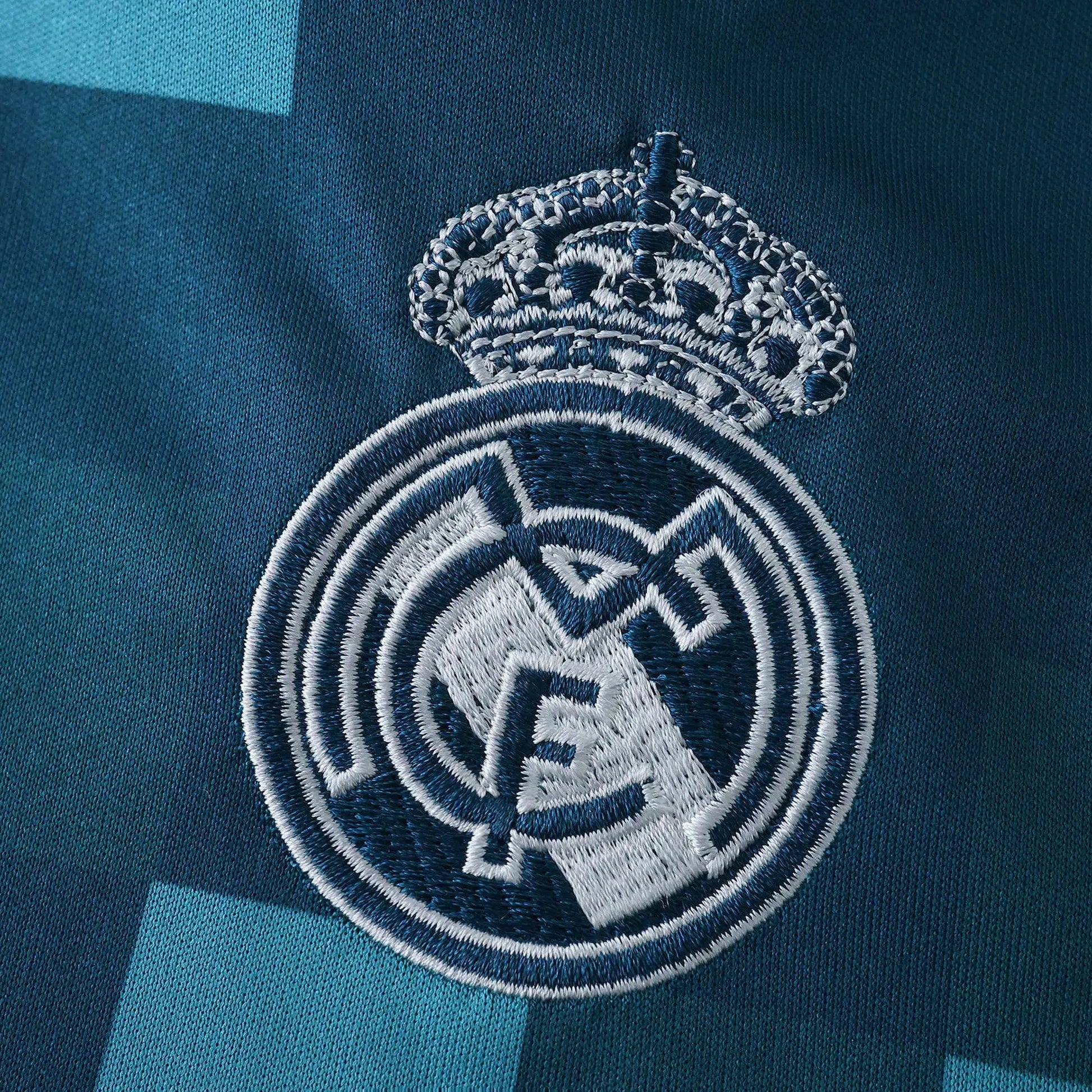 17-18 - Real Madrid Third - Coffret enfant (Édition Fan)