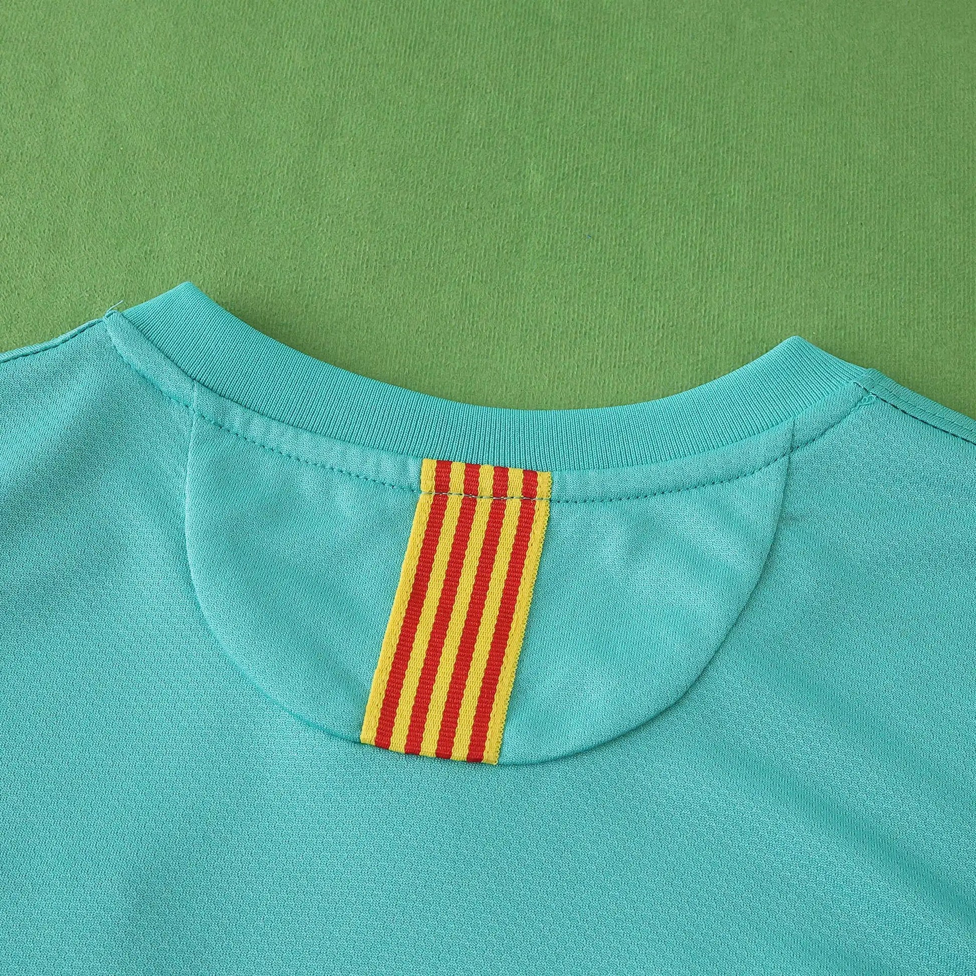 10-11- FC Barcelone Extérieur - Coffret enfant (Édition Fan)